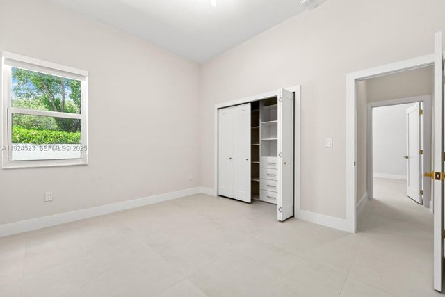 16160 SW 89th Pl, Palmetto Bay, FL 33157