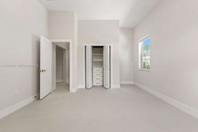 16160 SW 89th Pl, Palmetto Bay, FL 33157