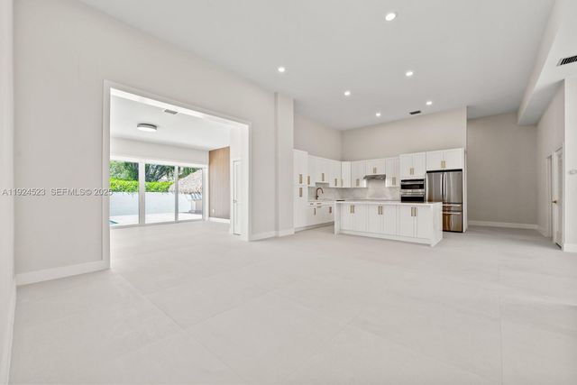 16160 SW 89th Pl, Palmetto Bay, FL 33157