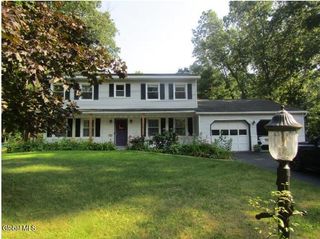 9 Augusta Court, Clifton Park, NY 12065