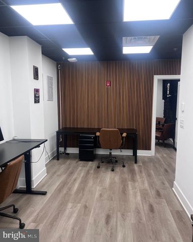 160-64 N 2ND ST, Philadelphia, PA 19106