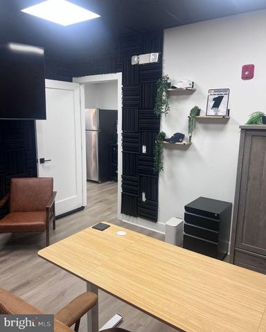 160-64 N 2ND ST, Philadelphia, PA 19106