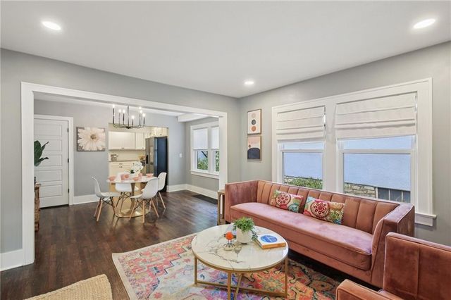 1010 E 76TH Street, Kansas City, MO 64131