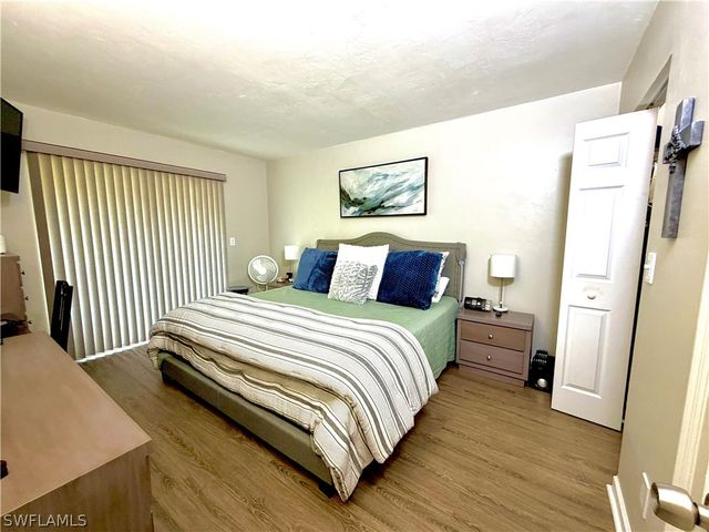 2690 Kings Lake BLVD 102, Naples, FL 34112