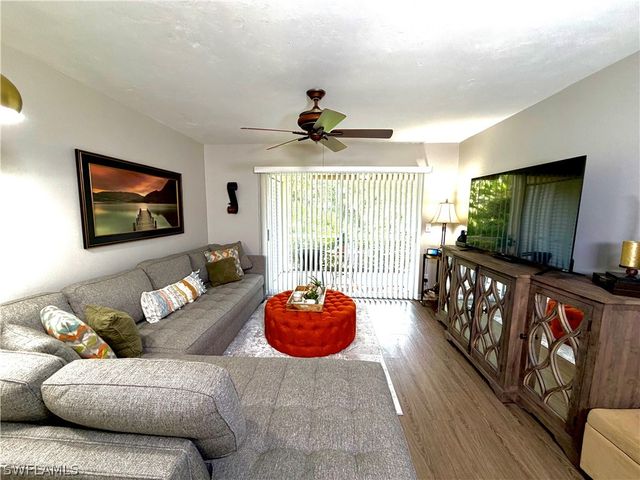 2690 Kings Lake BLVD 102, Naples, FL 34112