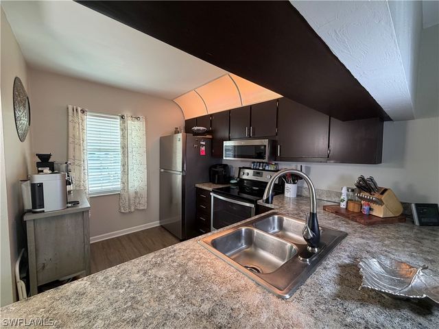 2690 Kings Lake BLVD 102, Naples, FL 34112