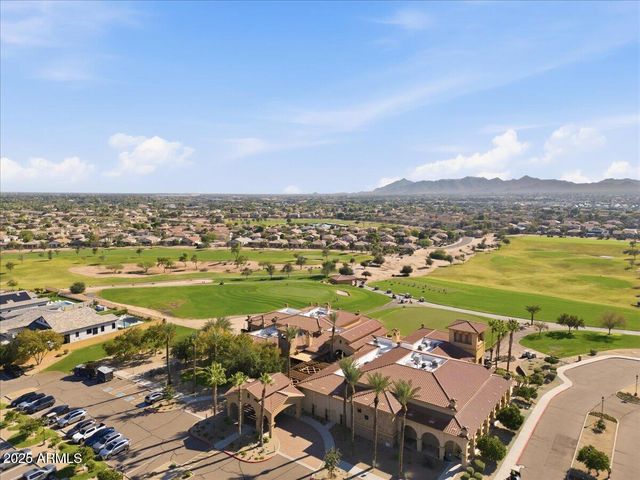 6587 S CLASSIC Way, Gilbert, AZ 85298