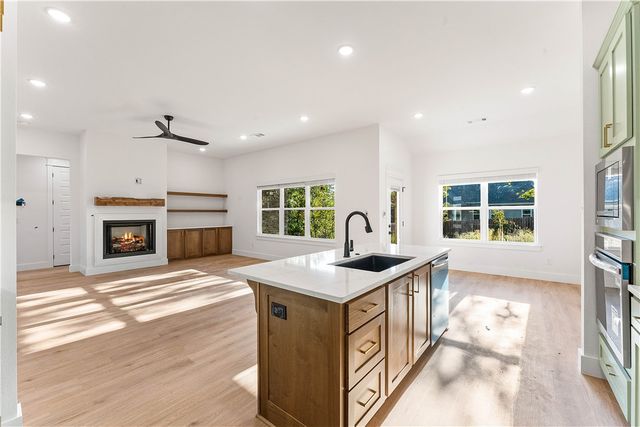 2 Kolman Lane, Bella Vista, AR 72715