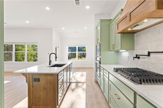 2 Kolman Lane, Bella Vista, AR 72715