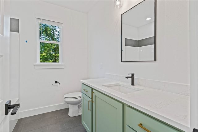 2 Kolman Lane, Bella Vista, AR 72715