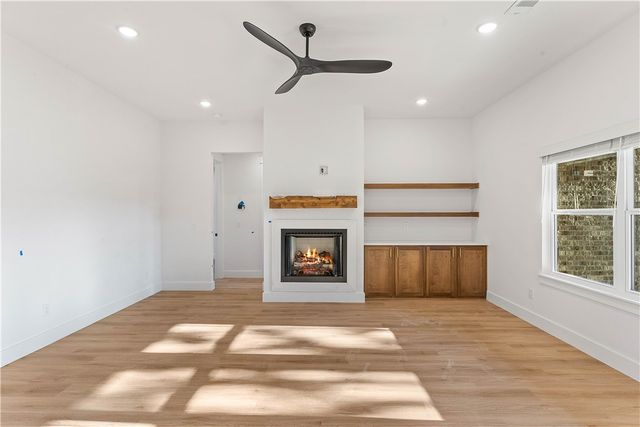 2 Kolman Lane, Bella Vista, AR 72715