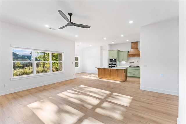 2 Kolman Lane, Bella Vista, AR 72715