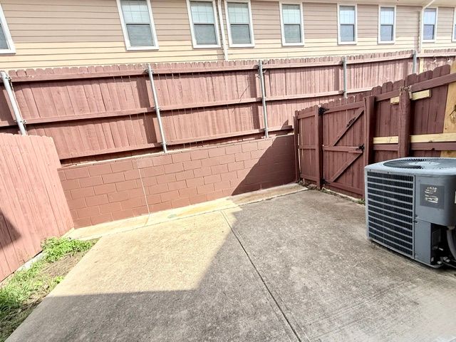 1000 Spring Loop 1806, College Station, TX 77840