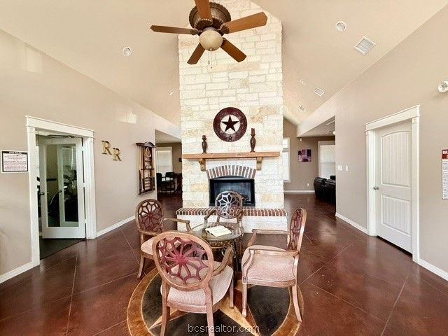 1000 Spring Loop 1806, College Station, TX 77840