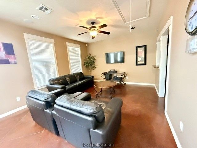 1000 Spring Loop 1806, College Station, TX 77840