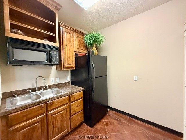 1000 Spring Loop 1806, College Station, TX 77840