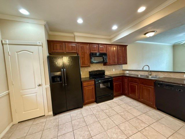 1000 Spring Loop 1806, College Station, TX 77840