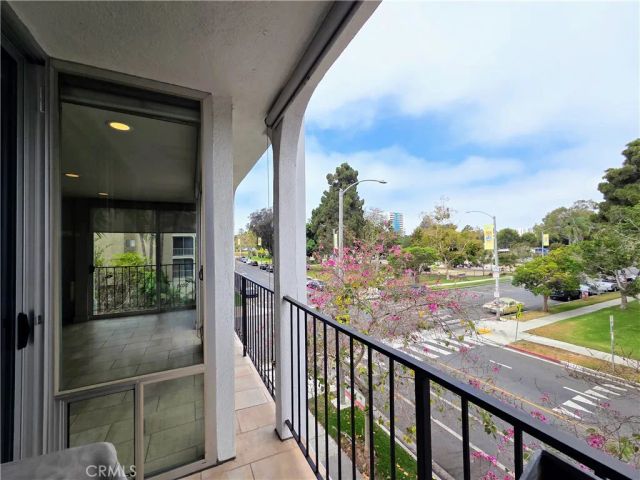 2101 E 2nd Street 301, Long Beach, CA 90803