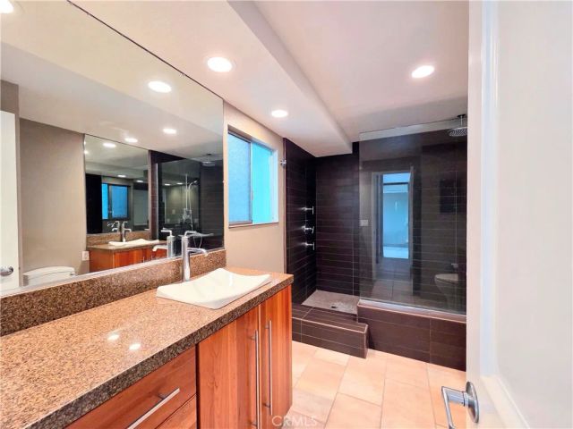 2101 E 2nd Street 301, Long Beach, CA 90803