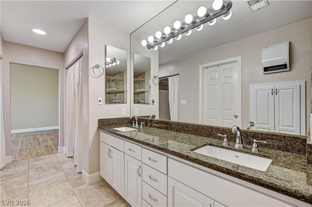 4950 Crooked Stick Way Way, Las Vegas, NV 89113