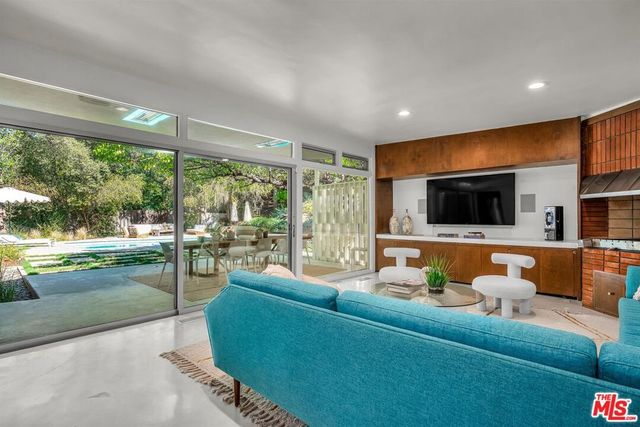 3700 Hayvenhurst Avenue, Encino, CA 91436