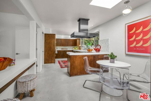 3700 Hayvenhurst Avenue, Encino, CA 91436