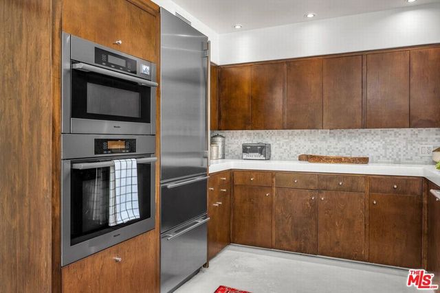 3700 Hayvenhurst Avenue, Encino, CA 91436