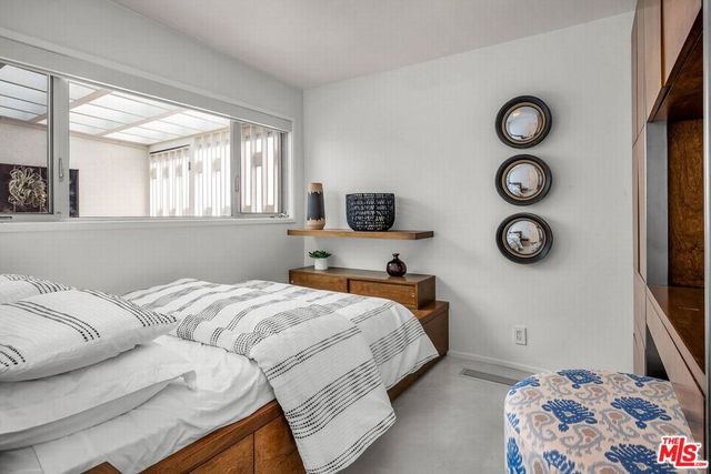 3700 Hayvenhurst Avenue, Encino, CA 91436