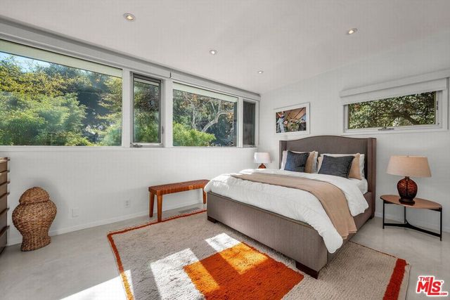 3700 Hayvenhurst Avenue, Encino, CA 91436