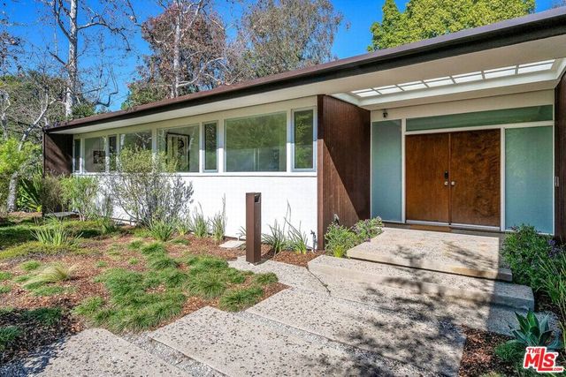 3700 Hayvenhurst Avenue, Encino, CA 91436