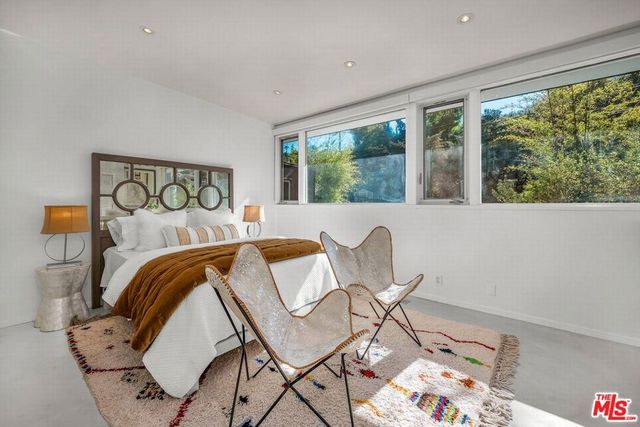 3700 Hayvenhurst Avenue, Encino, CA 91436