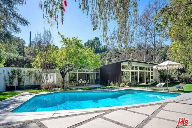 3700 Hayvenhurst Avenue, Encino, CA 91436