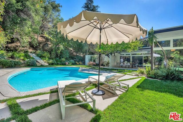 3700 Hayvenhurst Avenue, Encino, CA 91436