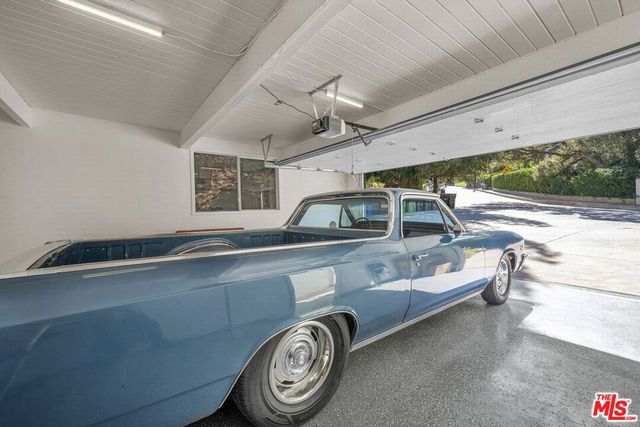 3700 Hayvenhurst Avenue, Encino, CA 91436