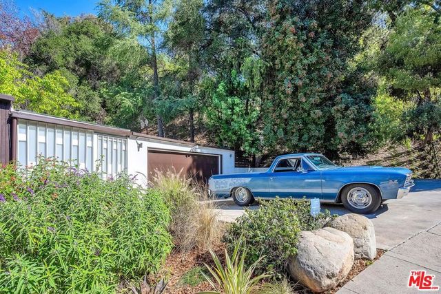 3700 Hayvenhurst Avenue, Encino, CA 91436