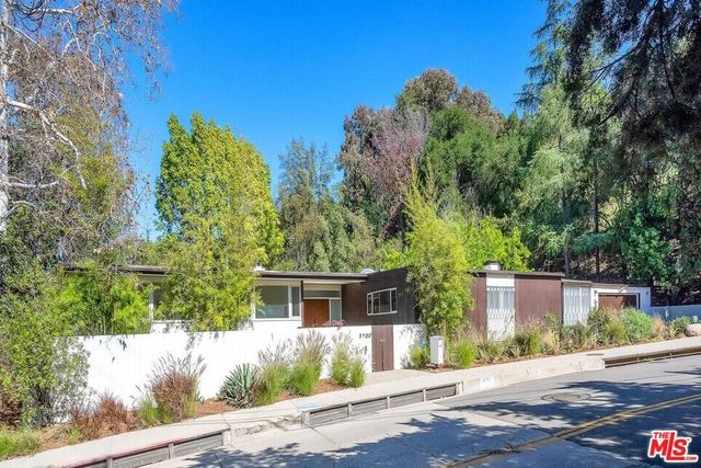 3700 Hayvenhurst Avenue, Encino, CA 91436