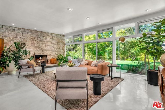 3700 Hayvenhurst Avenue, Encino, CA 91436