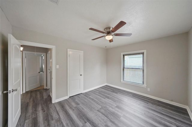6 E Cleveland Street, Baytown, TX 77520