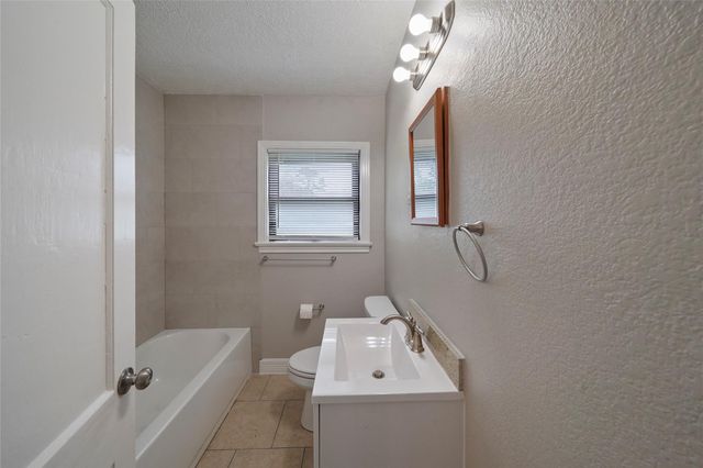 6 E Cleveland Street, Baytown, TX 77520