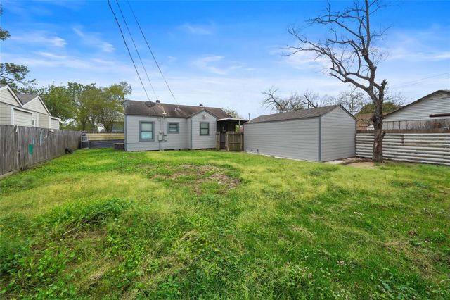 6 E Cleveland Street, Baytown, TX 77520