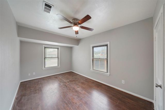 6 E Cleveland Street, Baytown, TX 77520