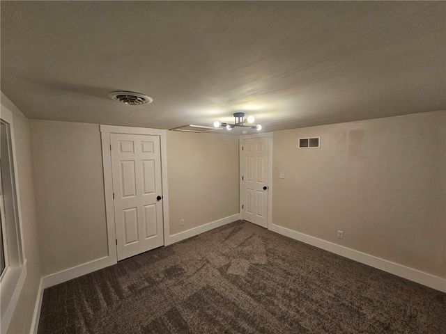 539 Walnut St, Vandergrift, PA 15690