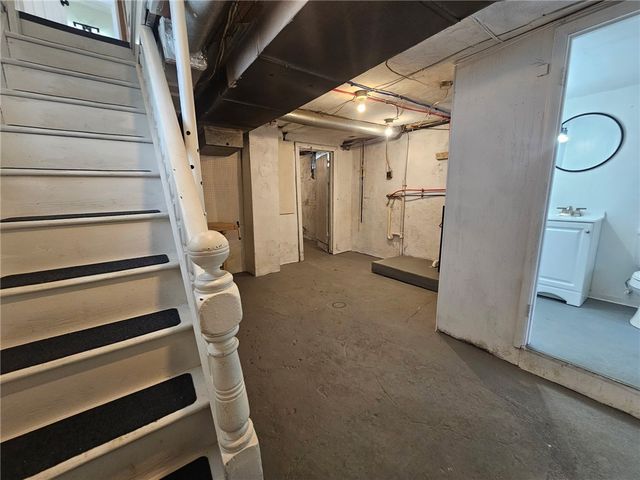 539 Walnut St, Vandergrift, PA 15690