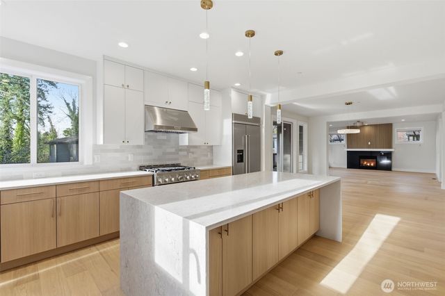 11087 SE 62nd Place, Bellevue, WA 98006