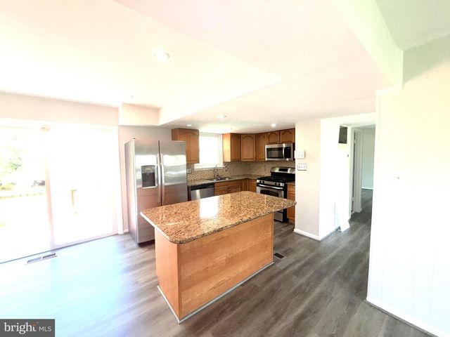 6012 PHILLIPP CT, Woodbridge, VA 22193