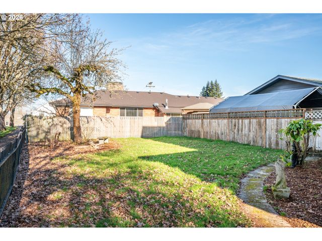 136 Sw 3RD Ave, Castle Rock, WA 98611