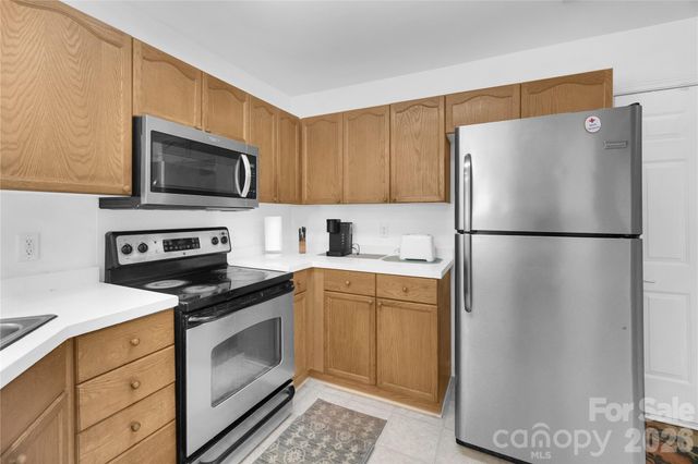12009 Silvercrest Drive, Charlotte, NC 28215