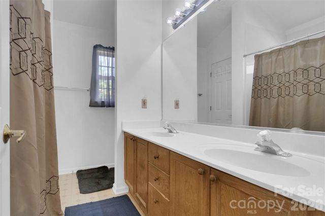 12009 Silvercrest Drive, Charlotte, NC 28215
