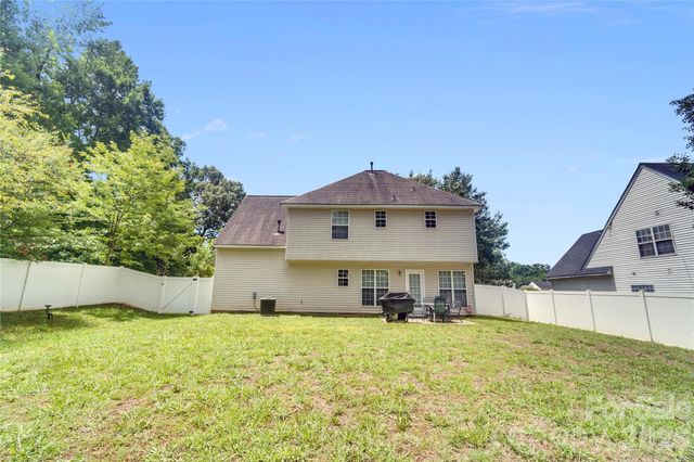 12009 Silvercrest Drive, Charlotte, NC 28215