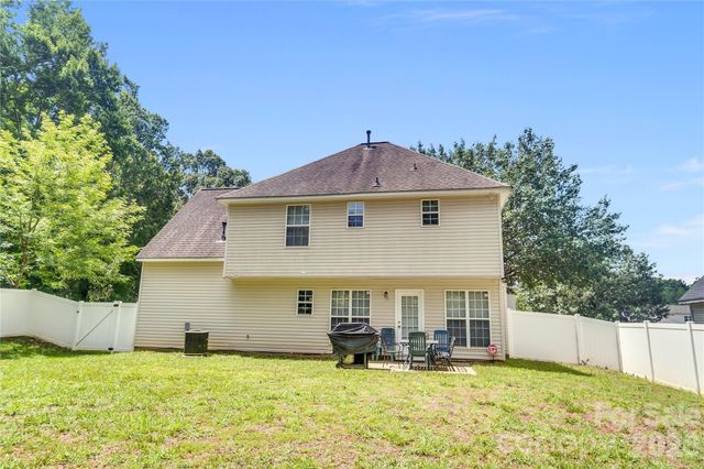 12009 Silvercrest Drive, Charlotte, NC 28215